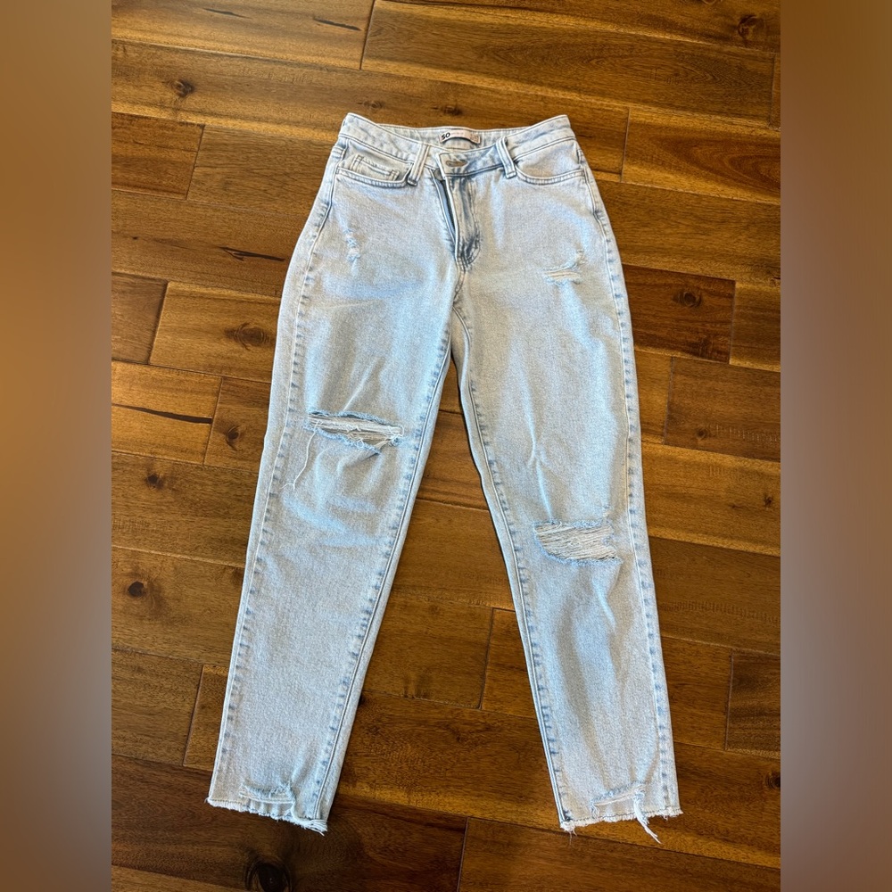 SO High Rise Mom Jeans. Size 0.